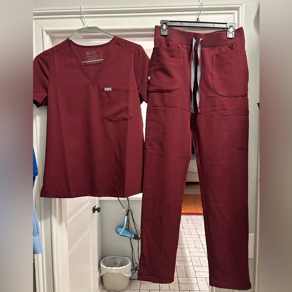 Fig Scrubs - Picture 3 of 3